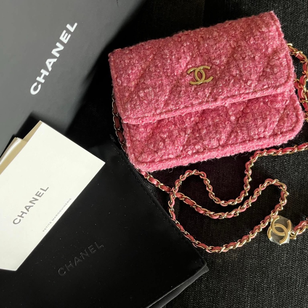 SOLD ❌❌❌❌Chanel Pink Tweed Waist Bag